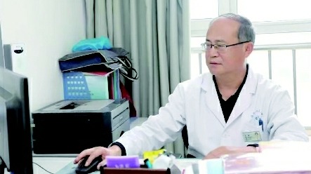 劳模风采·2023年山西省五一劳动奖章 | 王青：“镜艺求精”的“健康卫兵”