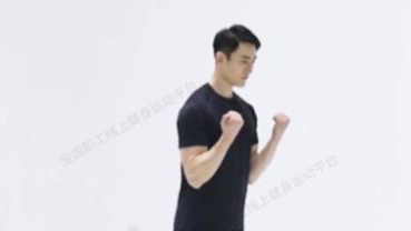 25 站姿二头弯举